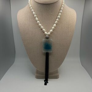 Elegant Pearl and Blue Pendant Necklace